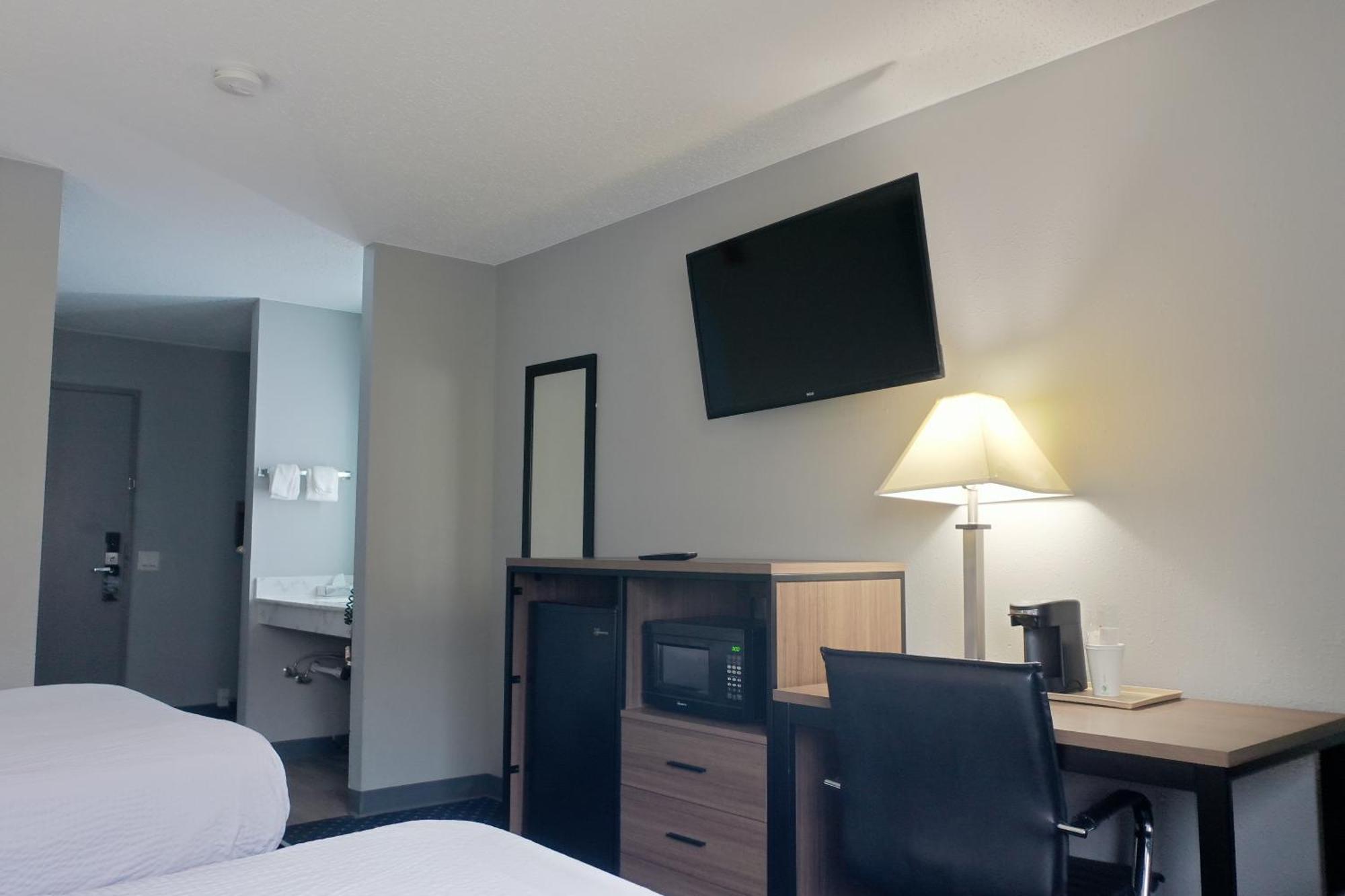 Super 8 By Wyndham Rockford I-90 Casino District Hotell Exteriör bild