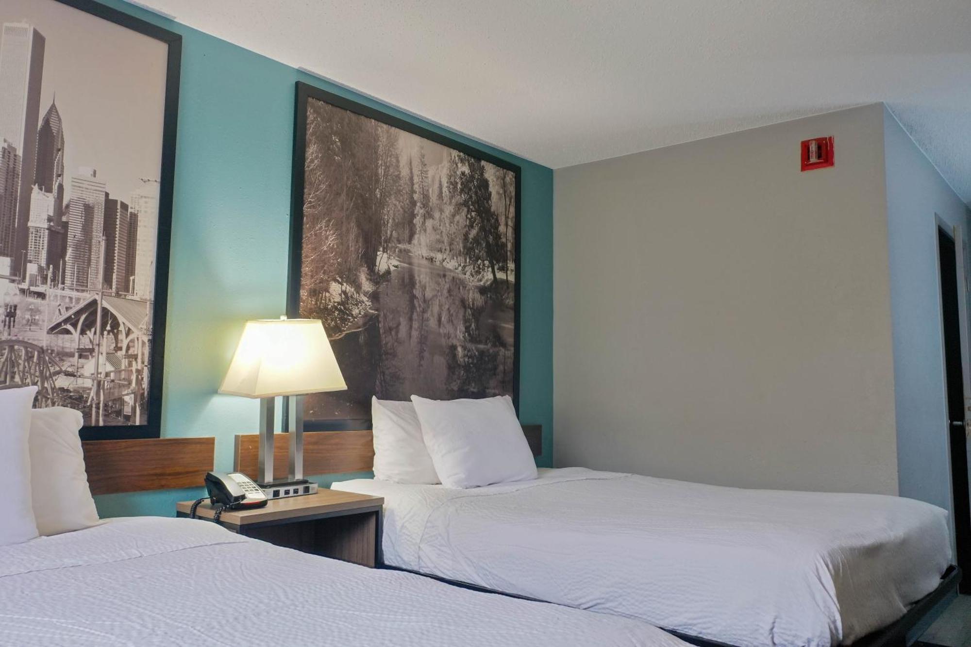 Super 8 By Wyndham Rockford I-90 Casino District Hotell Exteriör bild