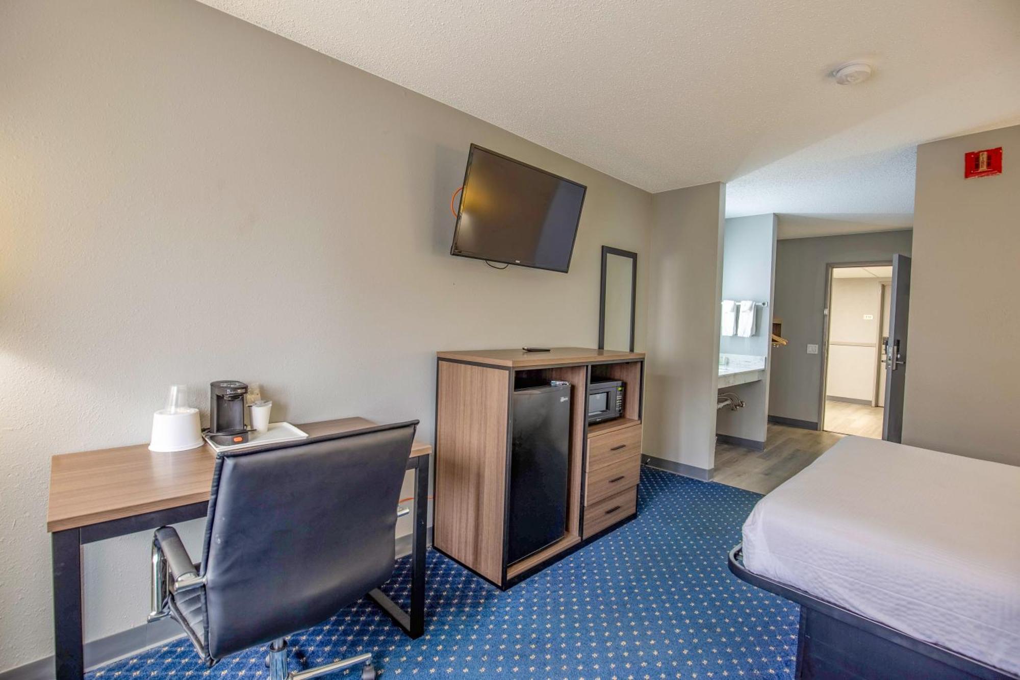 Super 8 By Wyndham Rockford I-90 Casino District Hotell Exteriör bild