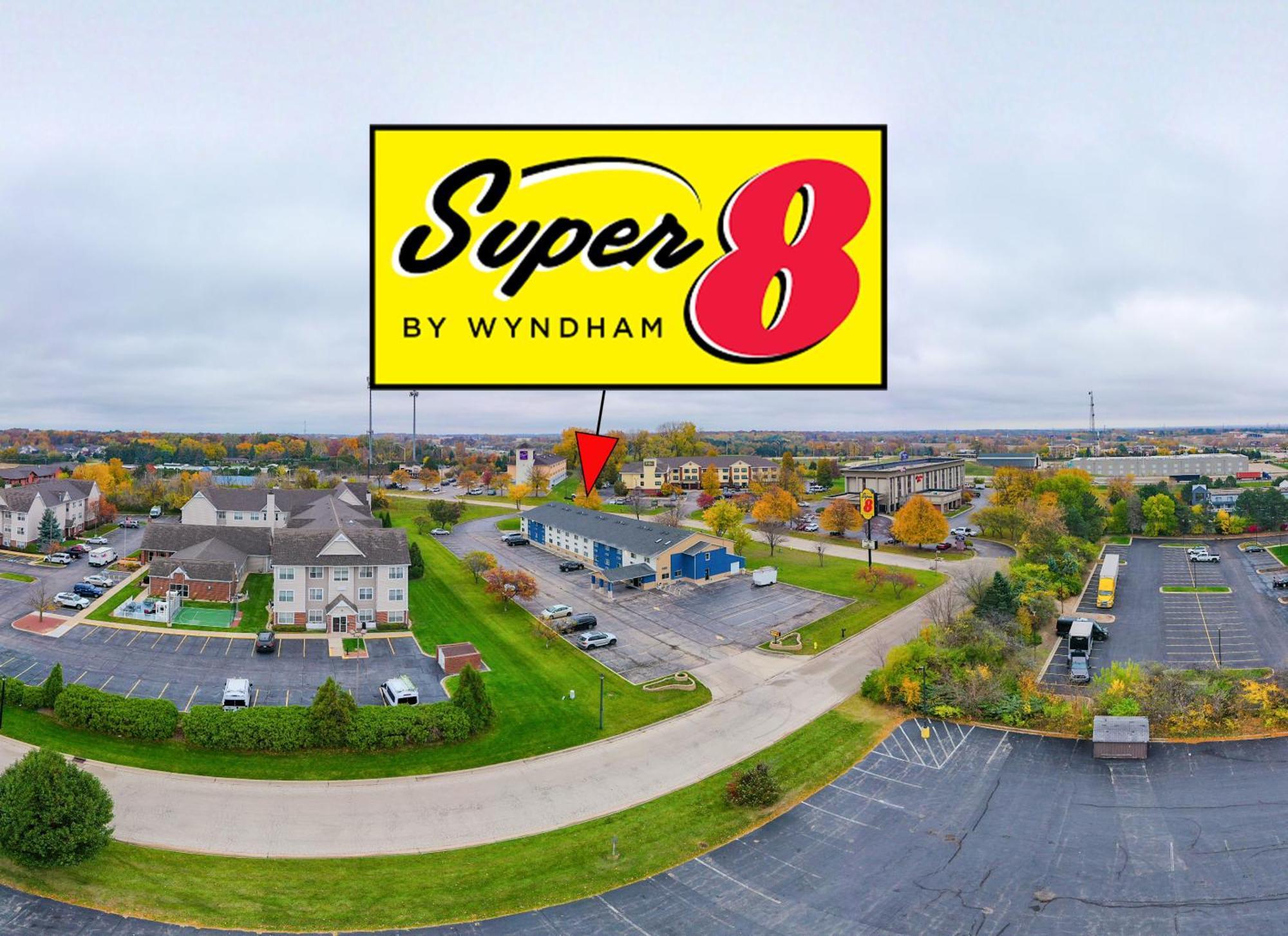 Super 8 By Wyndham Rockford I-90 Casino District Hotell Exteriör bild